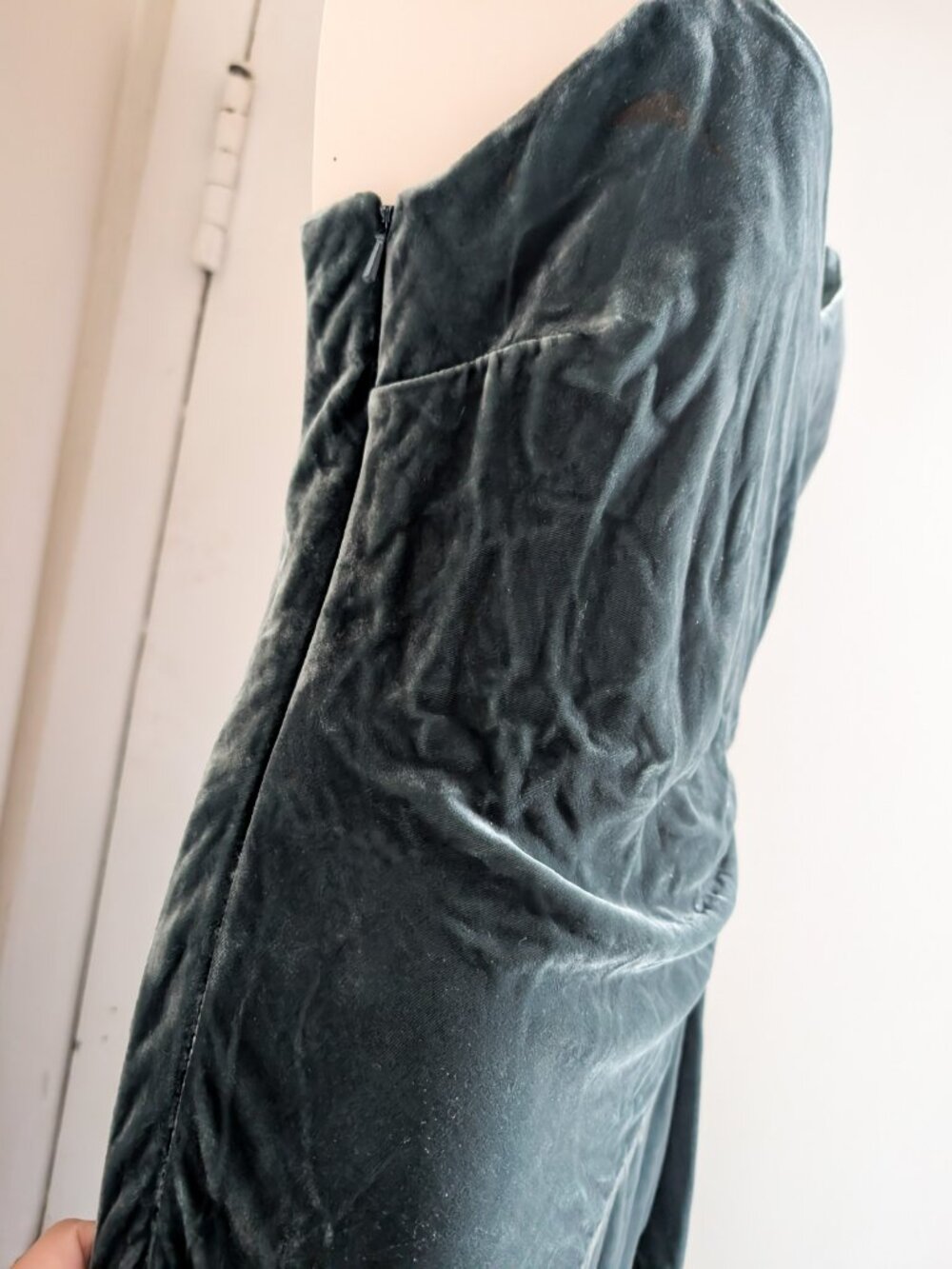 Club Monaco Velvet wrap-style midi dress, size 2 - Picture 5 of 7